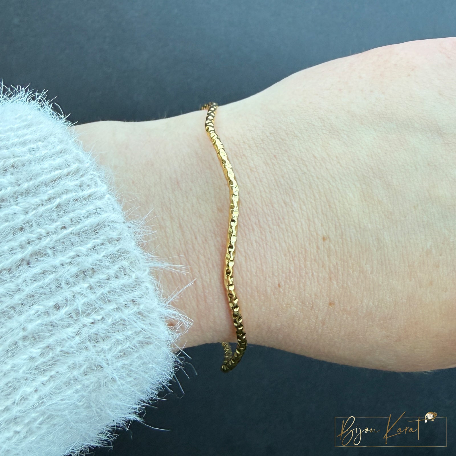 Ajda Armreif Wellen Edelstahl 18K vergoldet Größe 64 mm