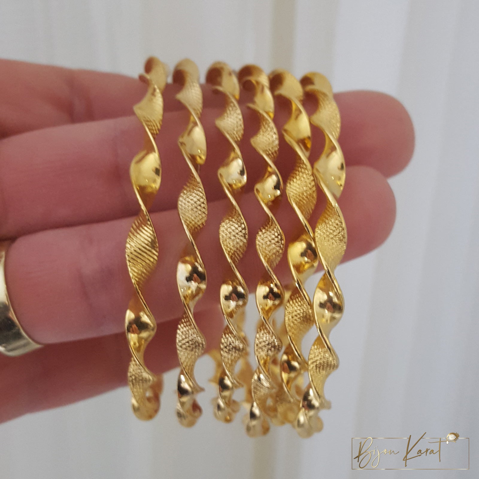 Makarna Armreif 22 Karat vergoldet