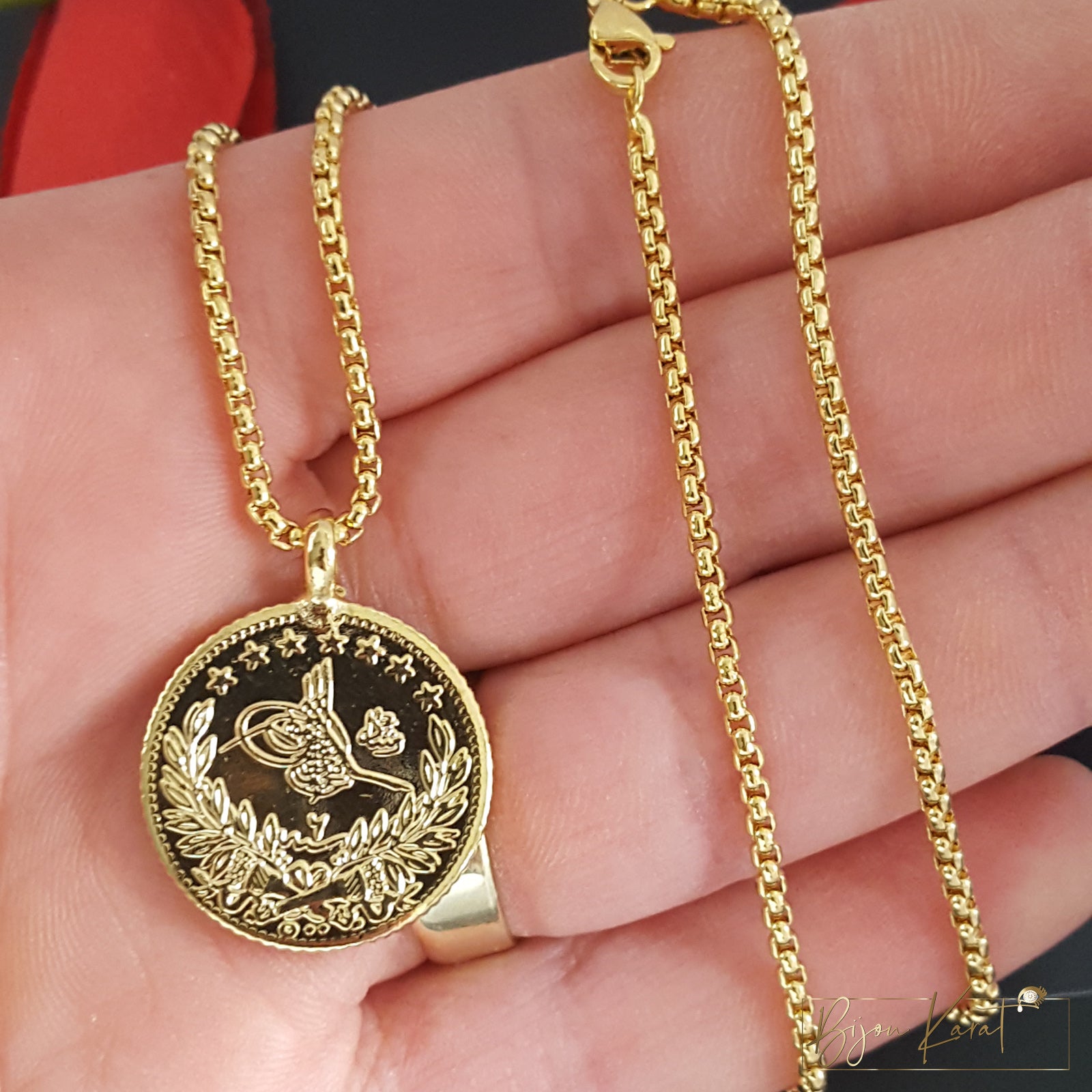 Resat Anhänger mit Kette 22 Karat vergoldet 27mm
